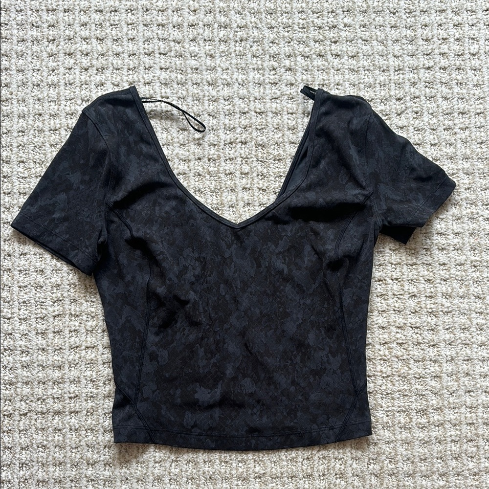Black Lulu align top